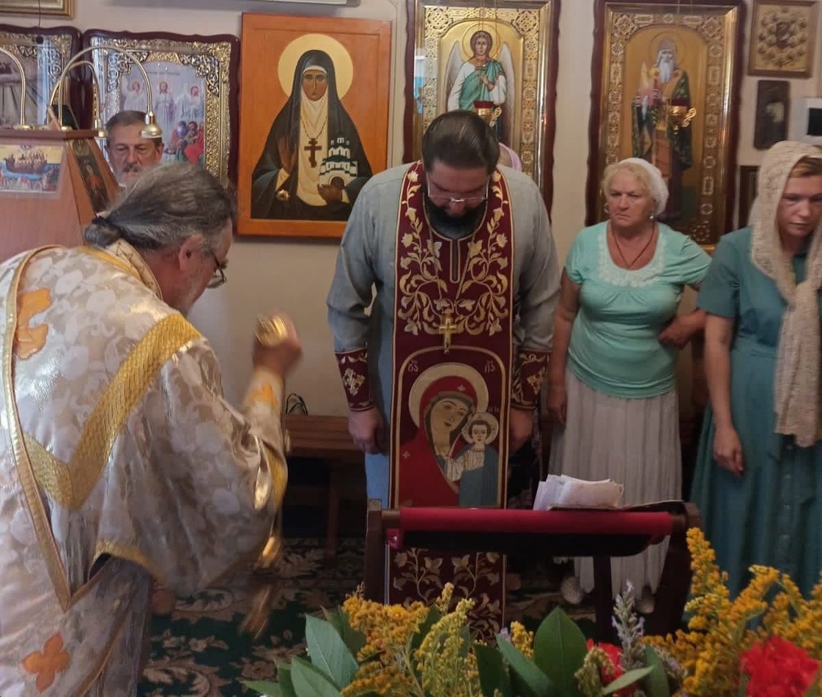 Молебен с акафистом преп. Сергию Радонежскому