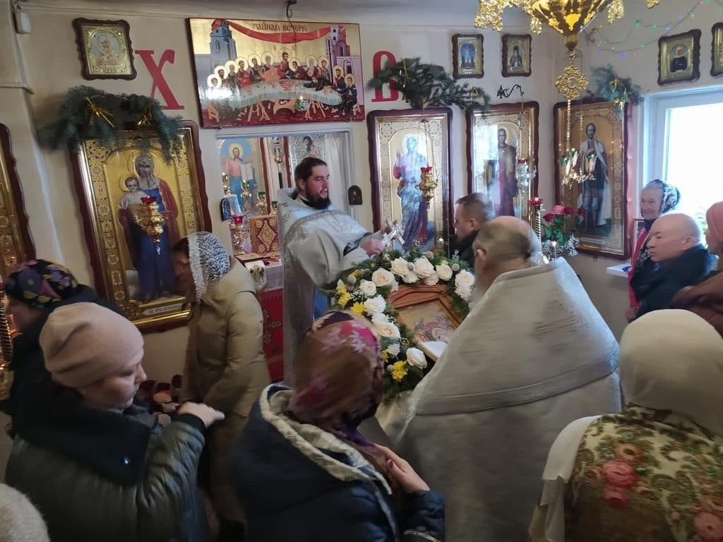 В воскресный день, 14 января, день празднования святителя Василия Великого и обрезания Господа нашего Иисуса Христа, Божественная литургия