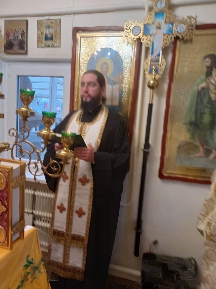 Богослужения в Невском храме