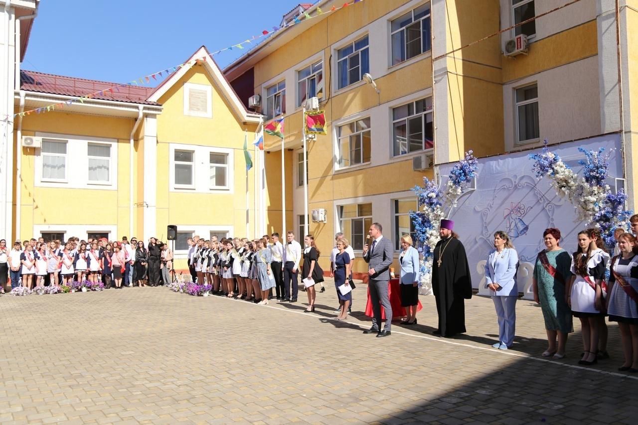 Линейка в СОШ 38 г. Абинска