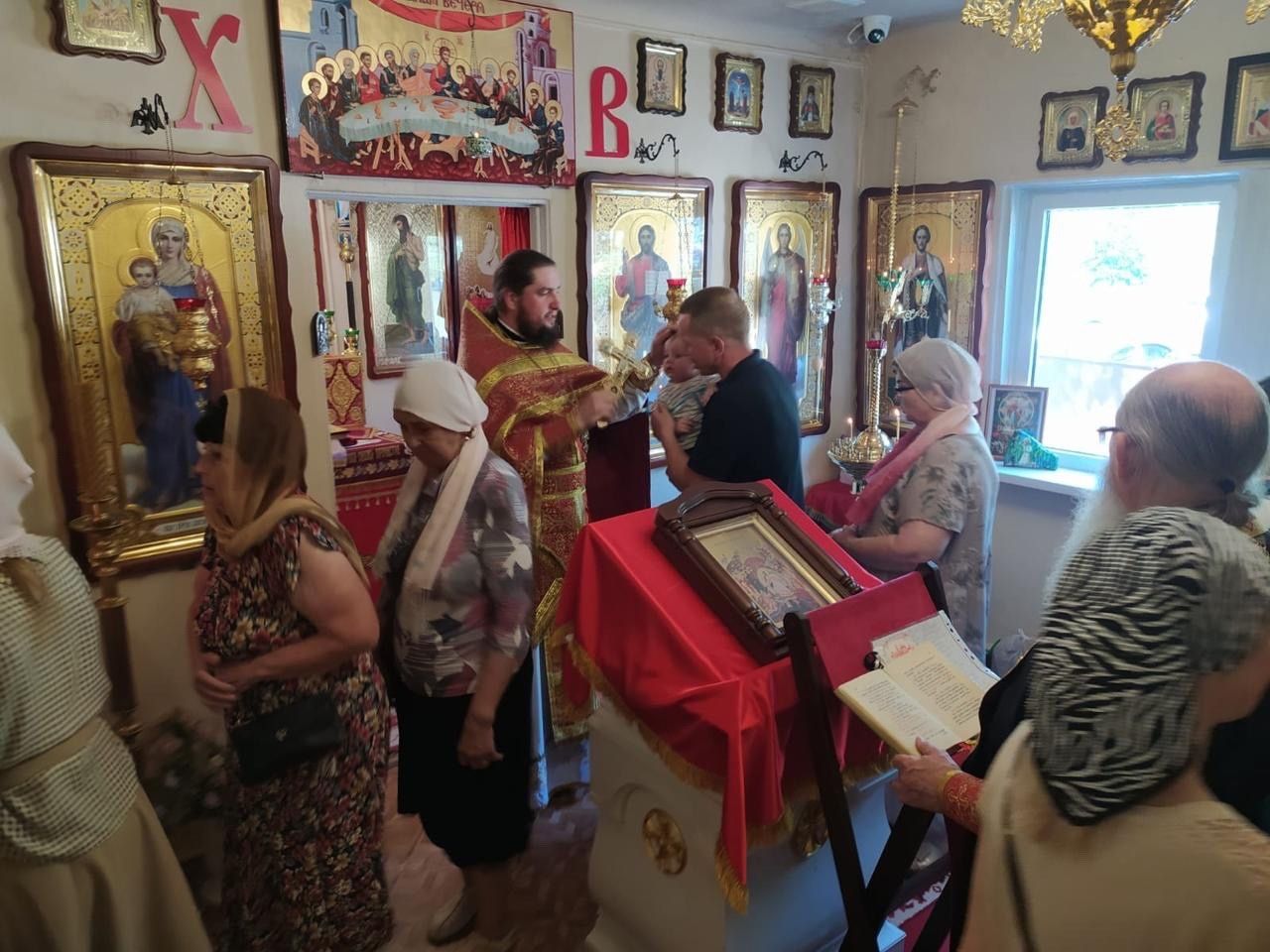 В воскресенье, 9 июня 2024 г. в Александро-Невском храме г. Абинска совершена Божественная литургия