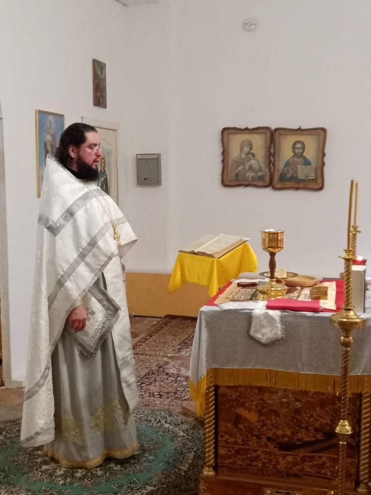23.01.25. Божественная Литургия в храме Варнавы и Варфоломея с. Варнавинском.