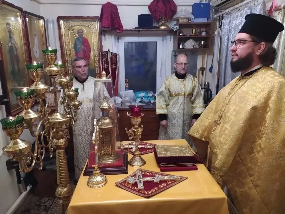 В четверг 25 декабря, день памяти святителя Спиридона Тримифунтского, Божественная литургия.