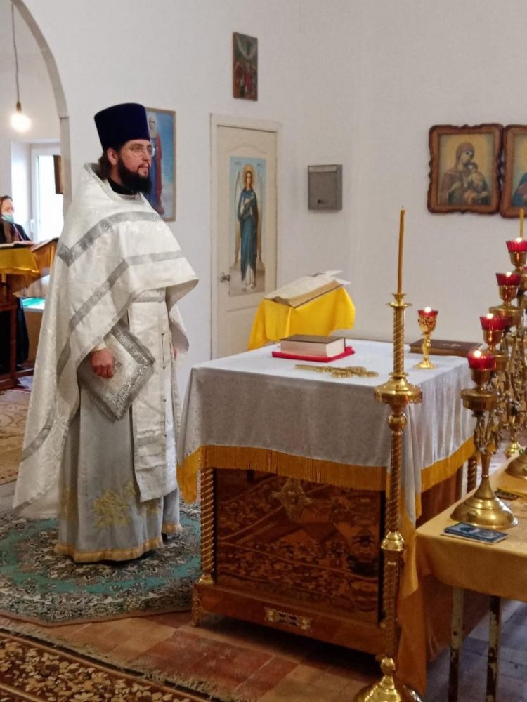 18.02.25. Божественная Литургия в храме Варнавы и Варфоломея в с. Варнавинском