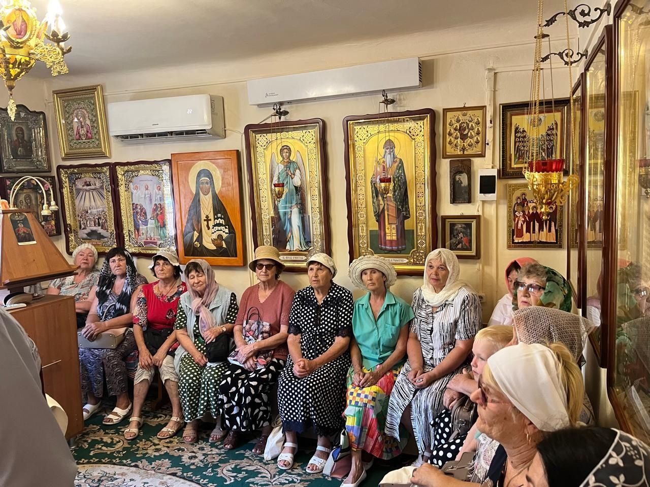 Встреча в храме с подопечными социальной защиты населения